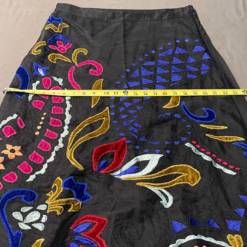 Anthropologie Amber Velvet Appliqué Midi Skirt Colorful Embroidered Design 12 - Picture 7 of 11